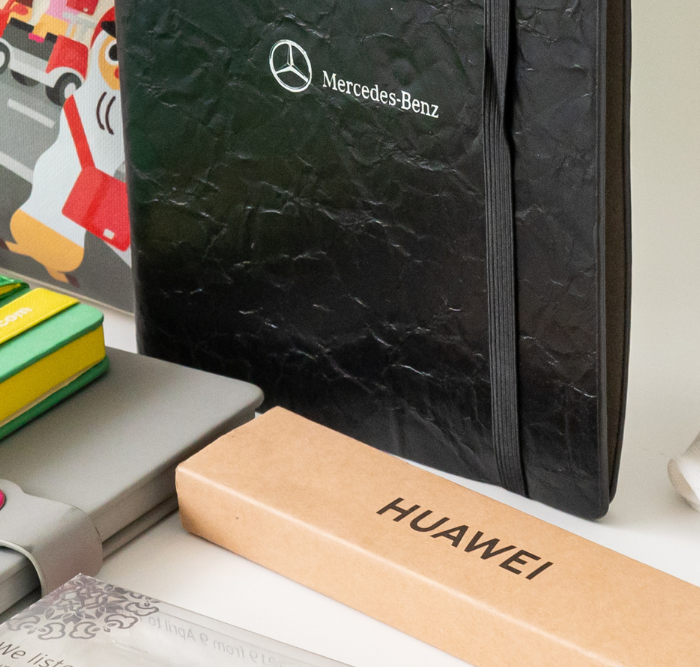 <h2>Corporate Gifts & Customised Gifts</h2>
