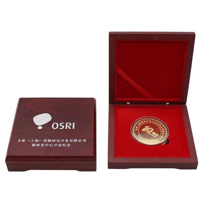 Wooden Box With Commemorative Coin Set IWG FC One Dollar Only