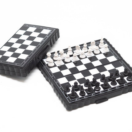 Magnetic Chess Set Games and Toys One Dollar Only